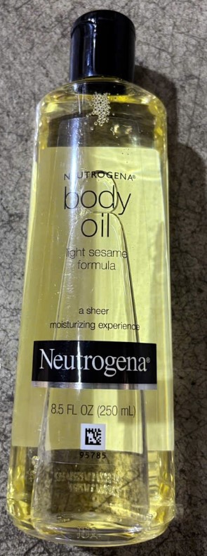 Dầu dưỡng thể Neutrogena 250ml
